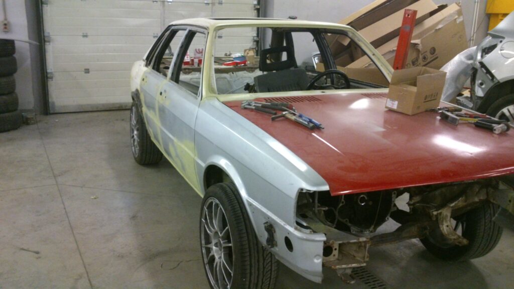 Audi 80 kere värvimine